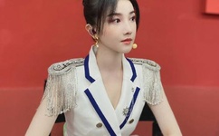 娇妻被交换粗又大又硬视频